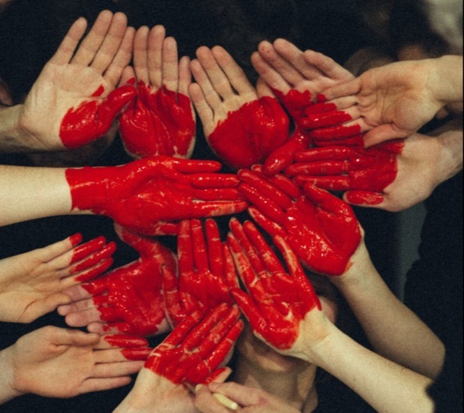 RED HAND HEART tim-marshall-un